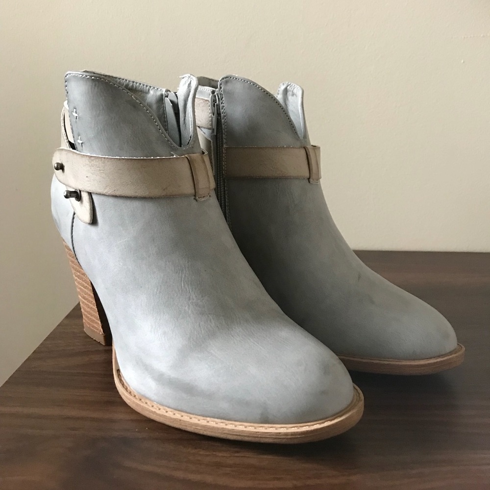 Xoxo Karol western style Booties